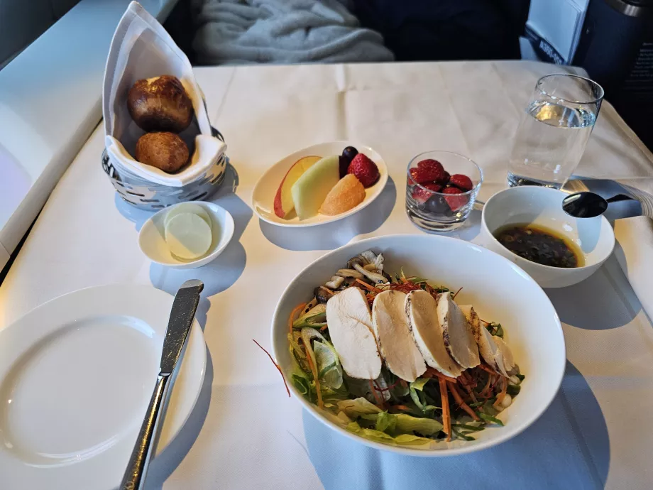 Makan malam sebelum mendarat