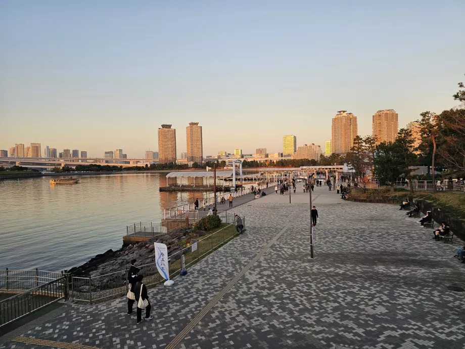 Kawasan pejalan kaki Odaiba