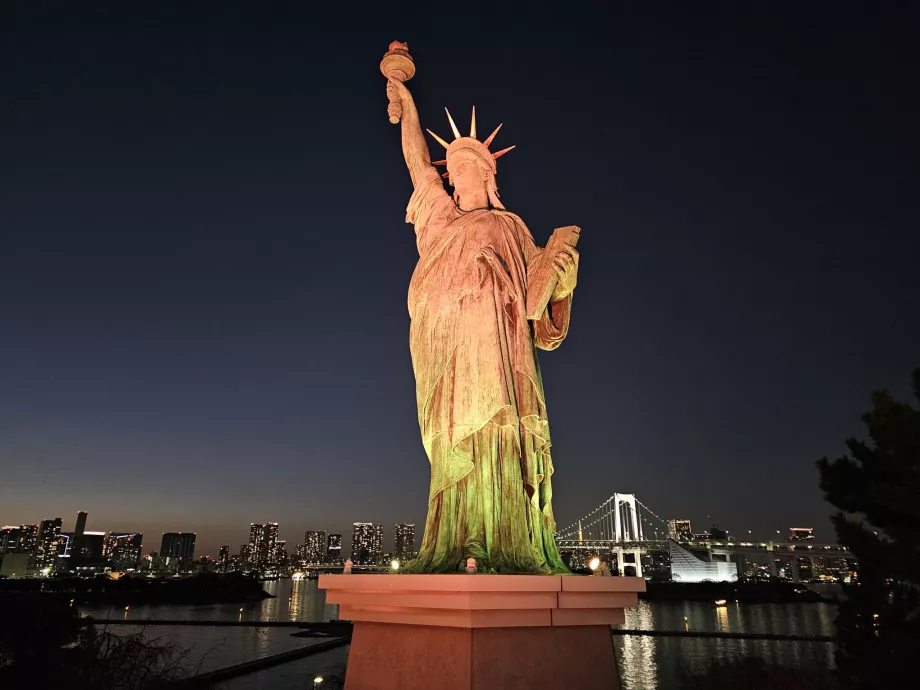 Patung Liberty Odaiba
