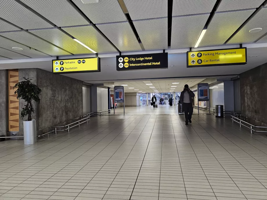 Petunjuk arah ke Parkade 2 (Uber, Bolt, Taksi)