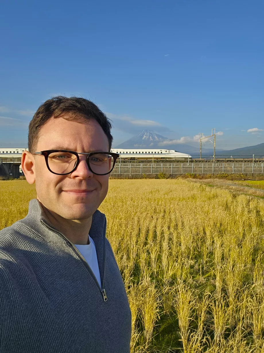 Saya di tempat foto dekat Gunung Fuji