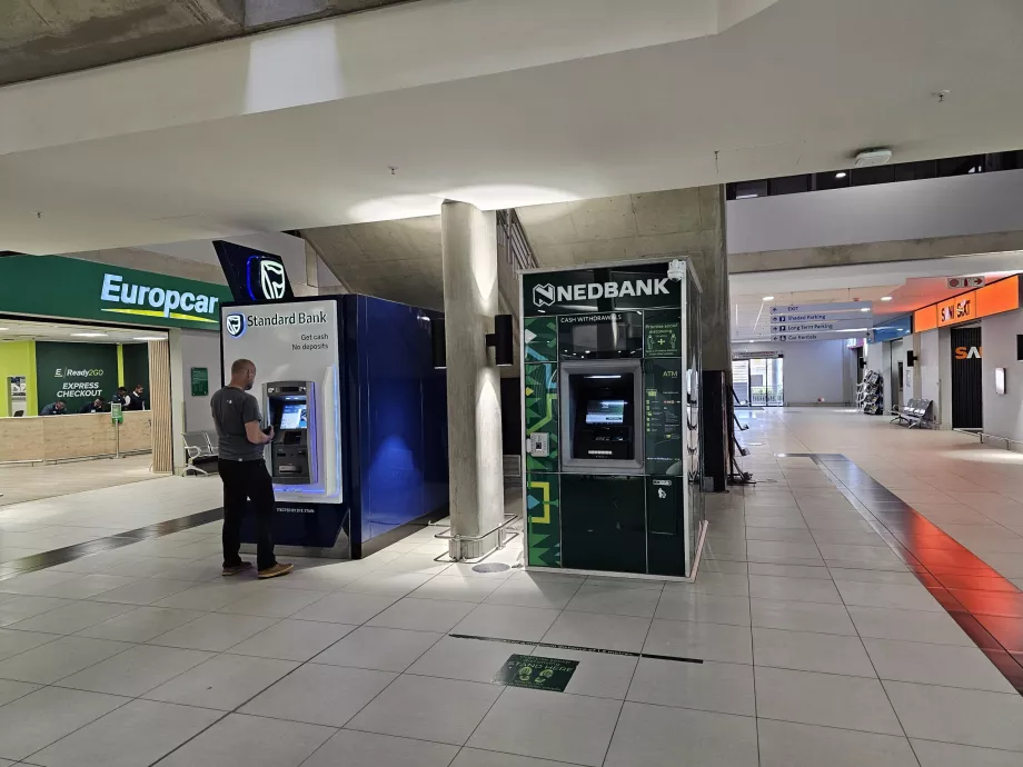 ATM di gedung garasi