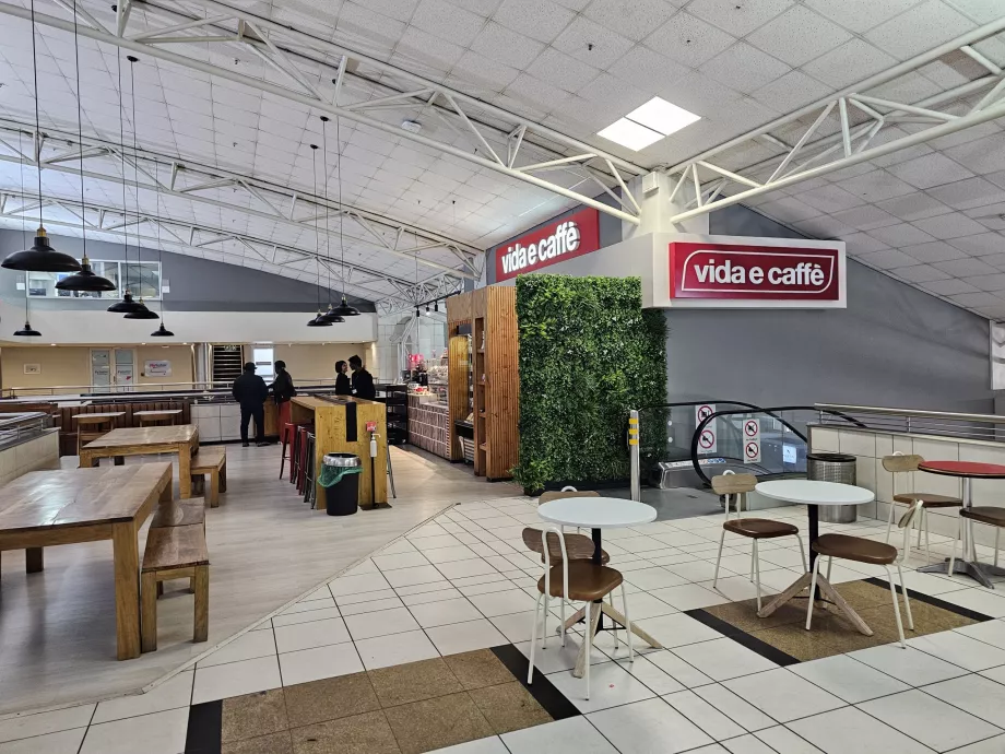 Kafe di area publik