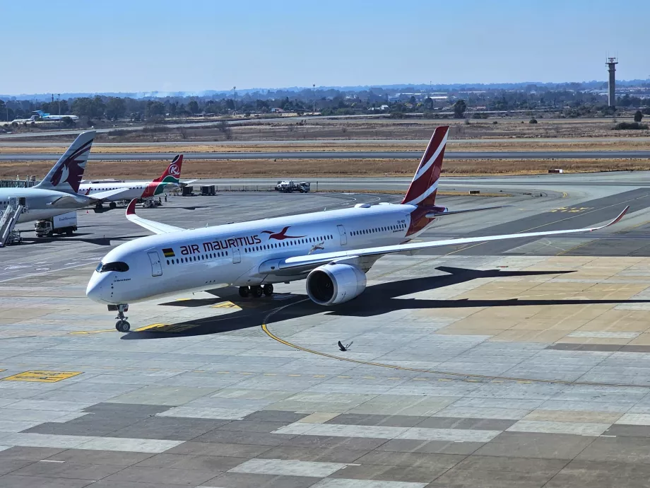 Air Mauritius, Airbus A350 di Bandara Johannesburg