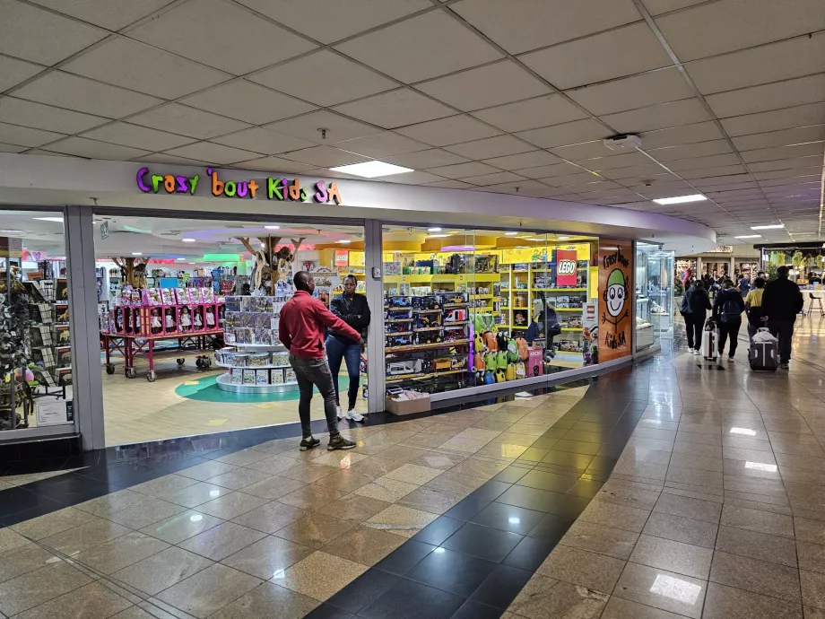 Toko mainan, zona transit