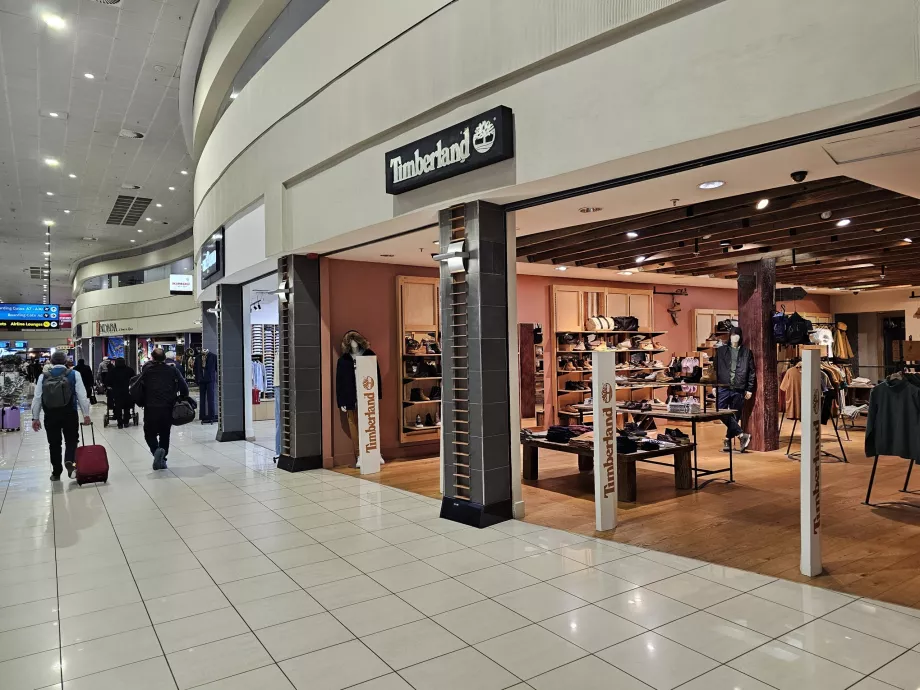 Perdagangan, zona transit