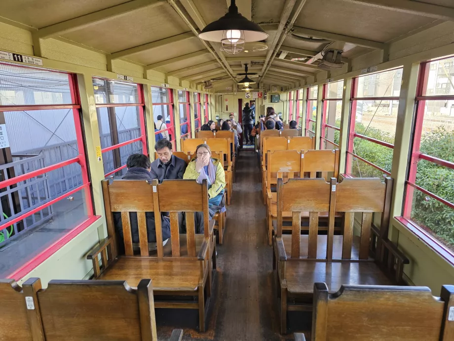 Bagian dalam gerbong