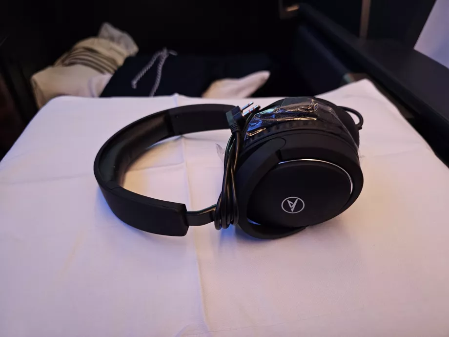 Headphone