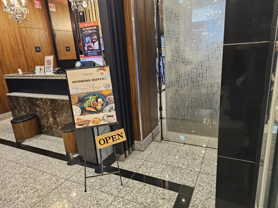 Sarapan - restoran pizza Lucia