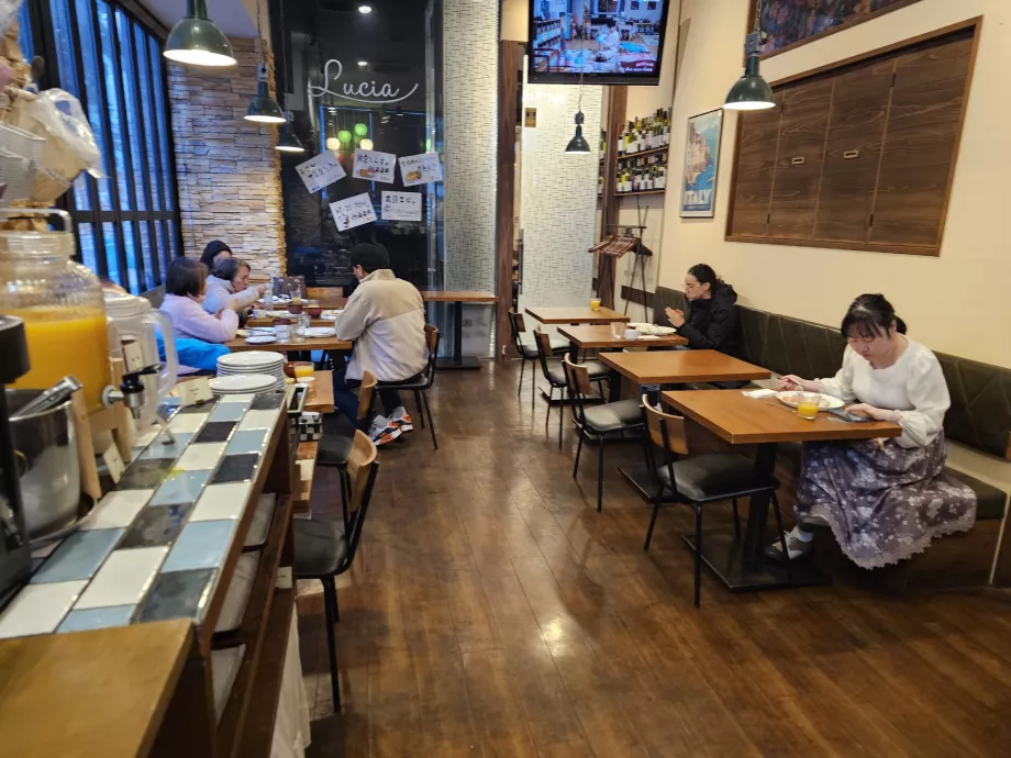 Sarapan - restoran pizza Lucia