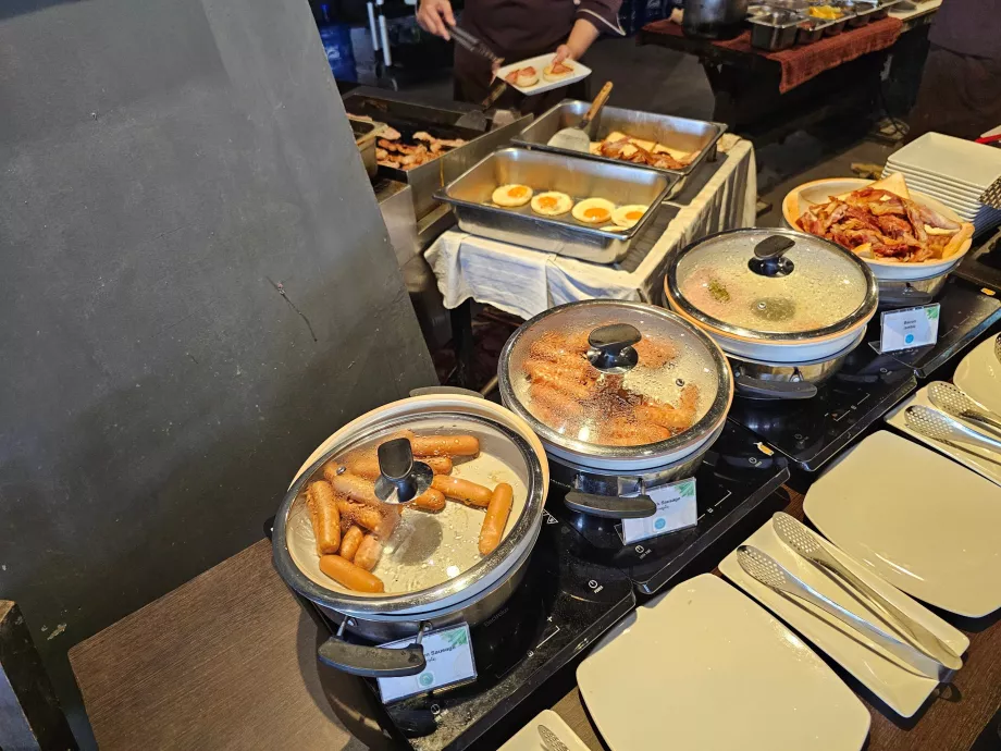 Sarapan: makanan panas