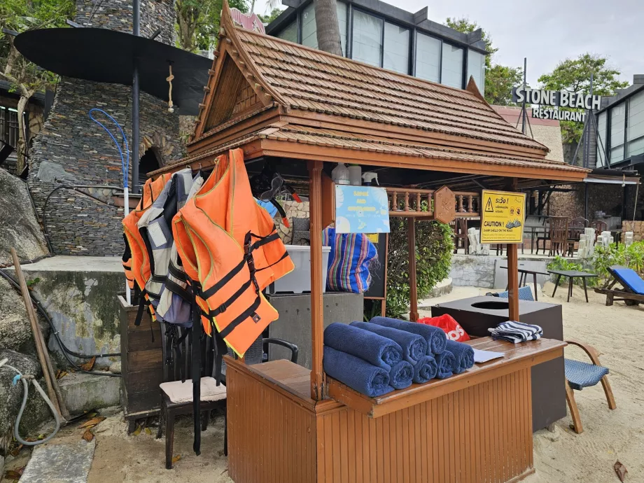 Penyewaan handuk di pantai hotel