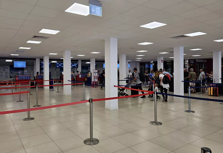 Konter check-in, Bandara Rimini