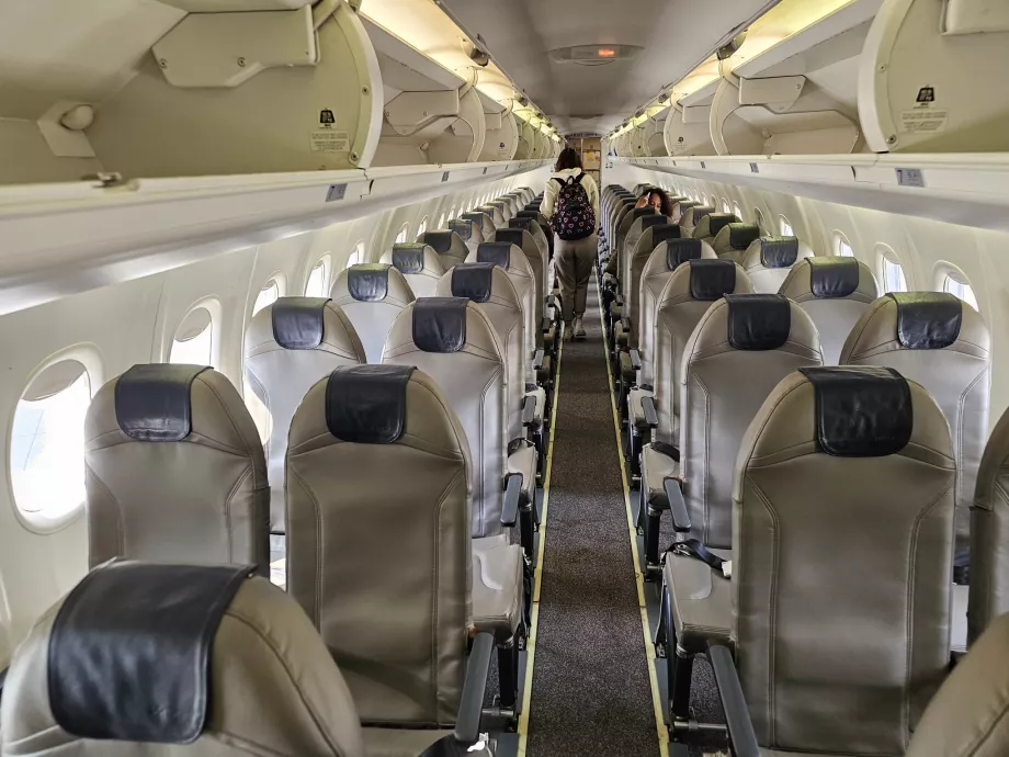 Interior, Bombardir Dash 8-400