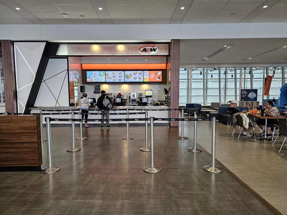Makanan Cepat Saji di zona transit