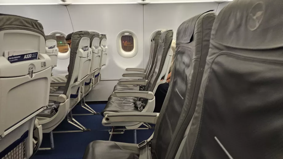 Kelas Ekonomi, Airbus A320