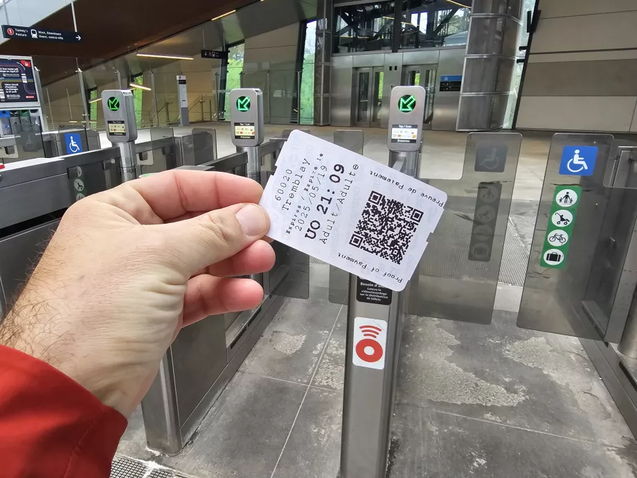 Tiket untuk transportasi umum