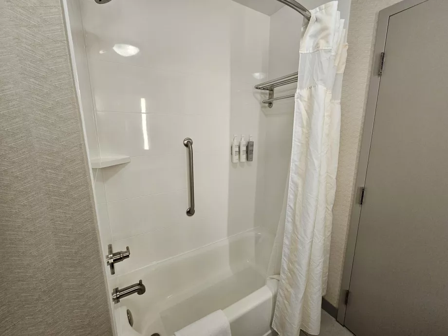 Hilton Garden Inn, kamar mandi