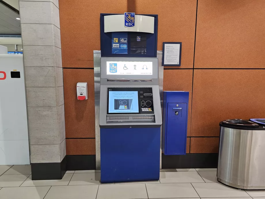 ATM RBC di aula keberangkatan