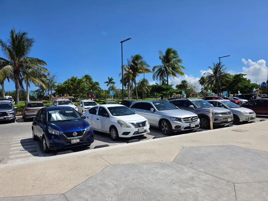 Tempat parkir gratis di Playa Langosta