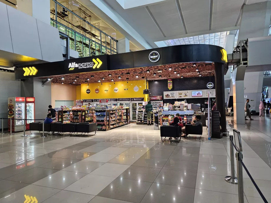 Toko serba ada, Terminal 3