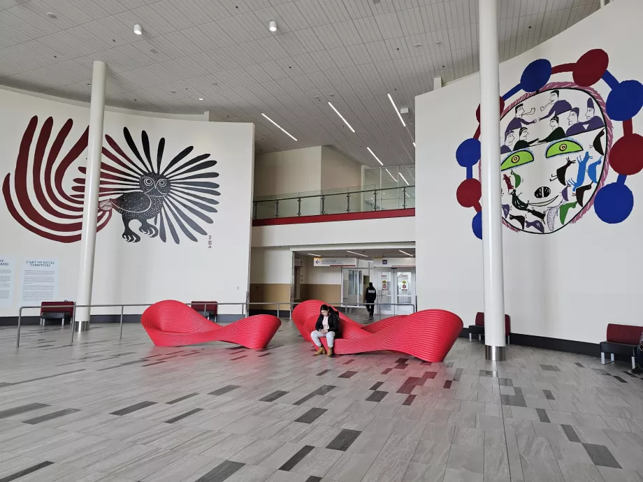 Area publik Bandara Iqaluit