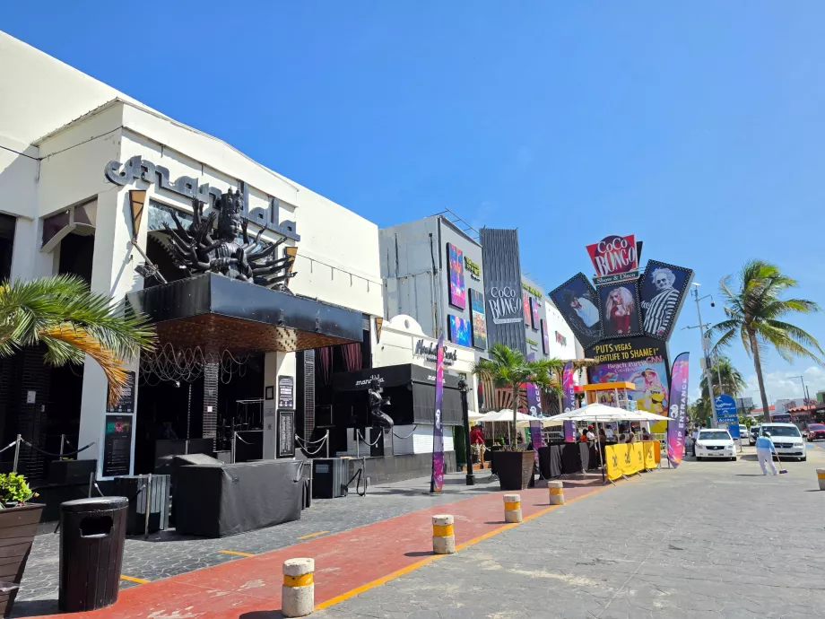 Klub-klub di Punta Cancún