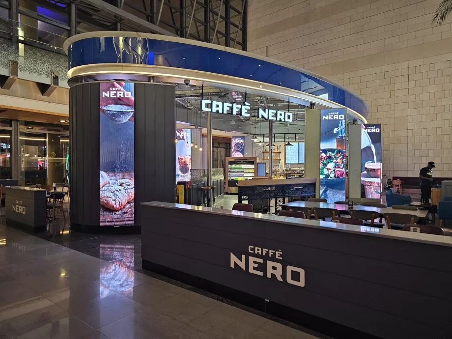 Caffé Nero, kedatangan, area publik
