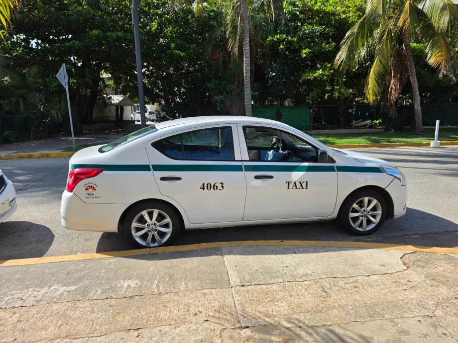 Taksi Resmi Cancún