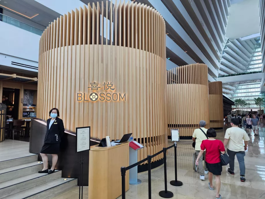 Restoran di lobi hotel