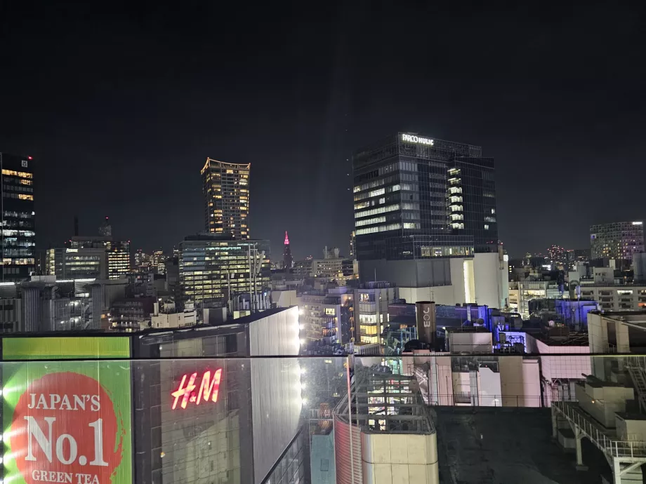 Teras luar ruangan di restoran Gallery 11