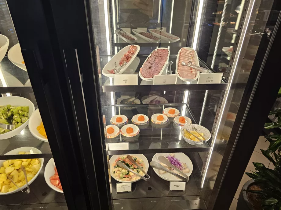 Sarapan - salad dan ham