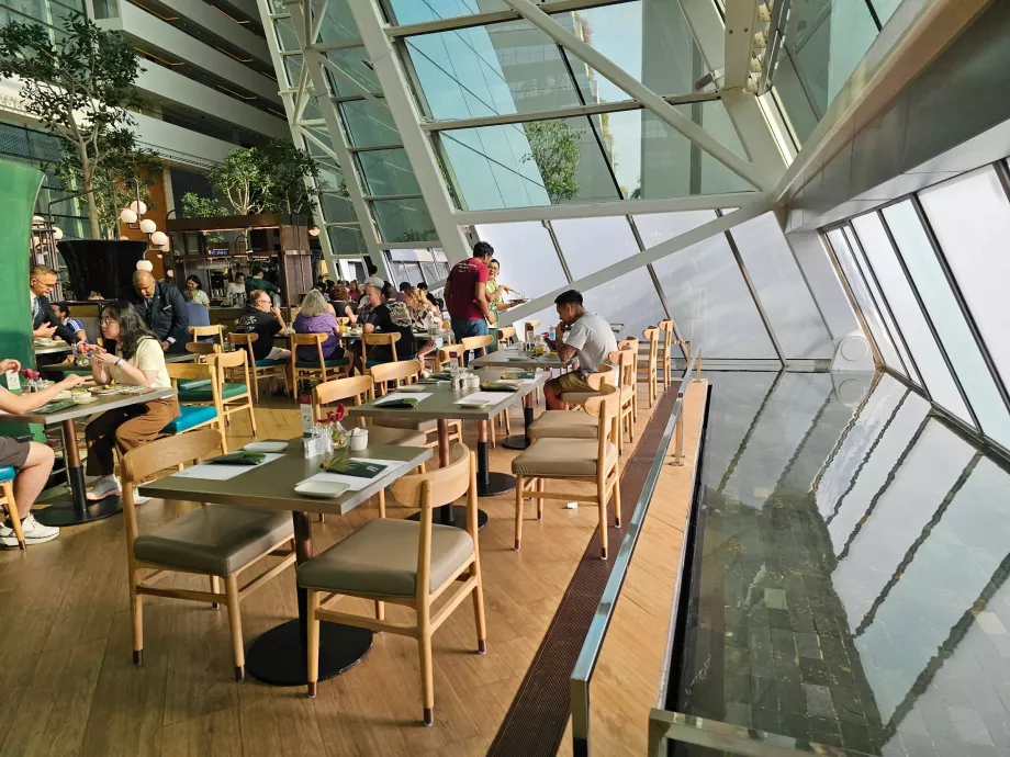 Sarapan di Restoran Rise