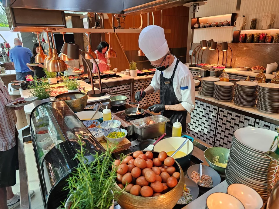 Sarapan di Restoran Rise