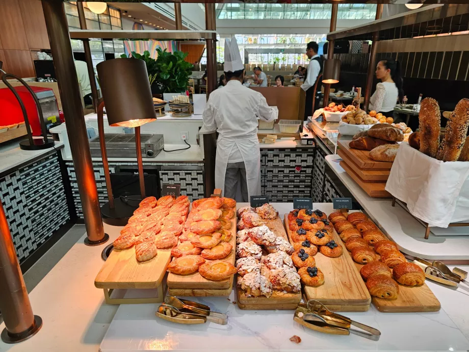 Sarapan di Restoran Rise