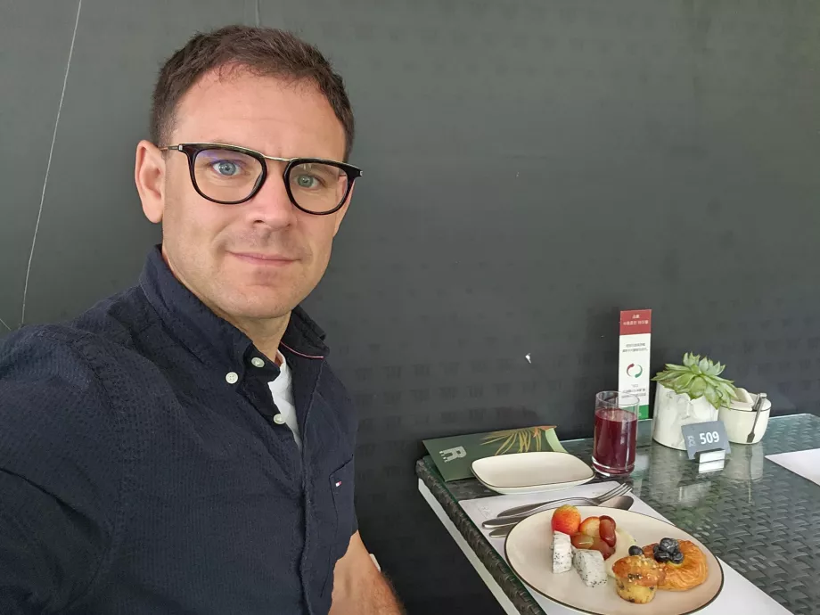 Sarapan di Restoran Rise