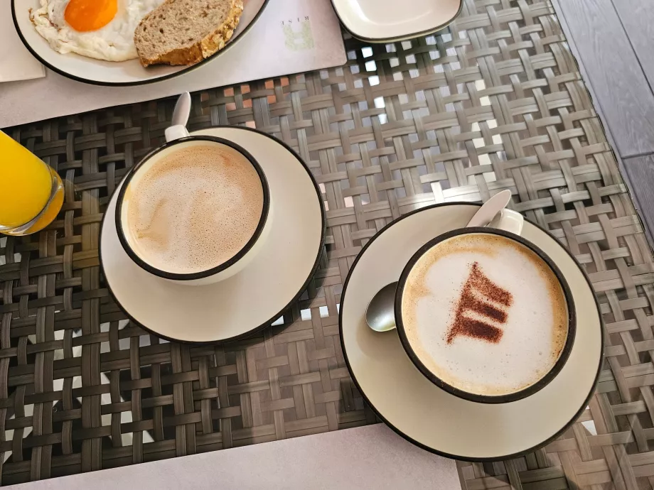 Sarapan di Restoran Rise