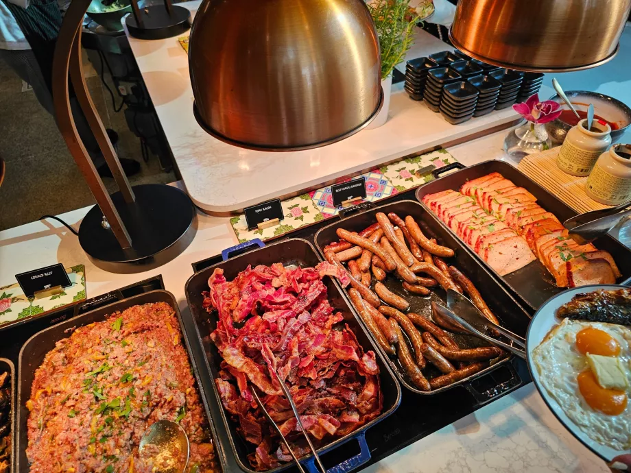 Sarapan di Restoran Rise