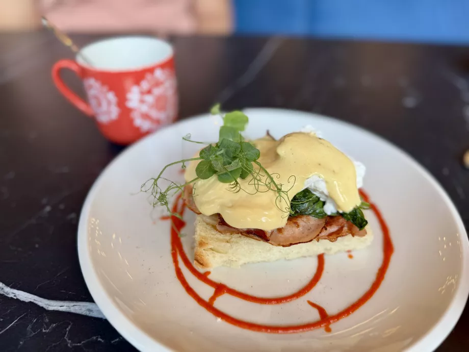 Telur benediktus