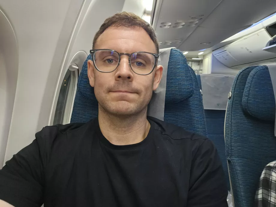 Sandaran kepala yang dapat disesuaikan