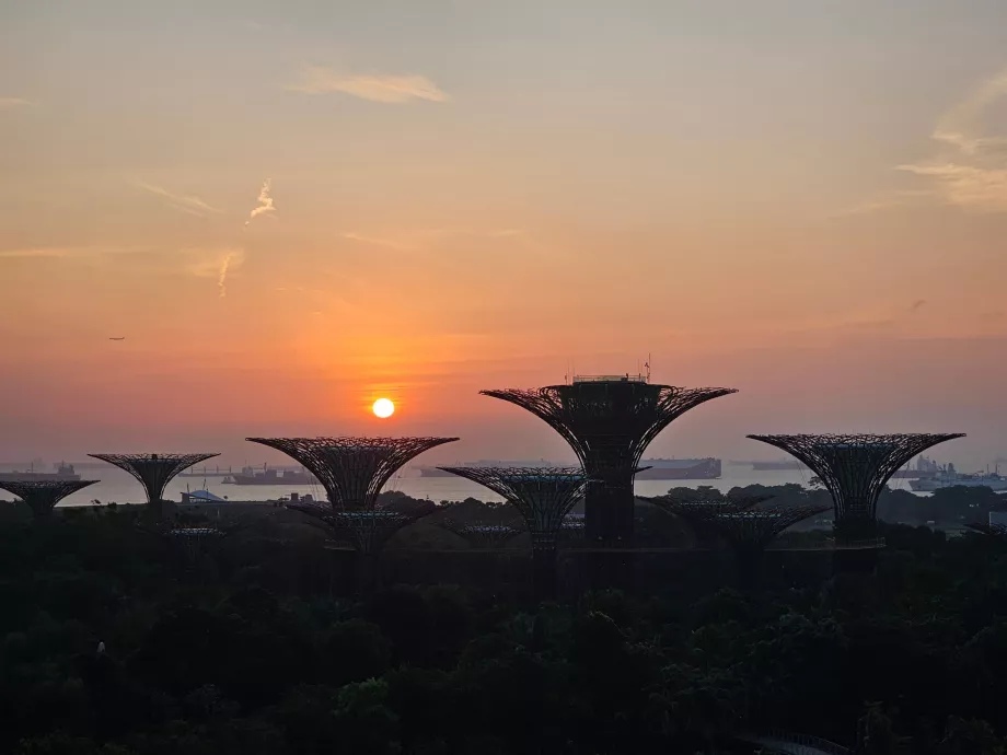 Matahari terbit - pemandangan dari kamar