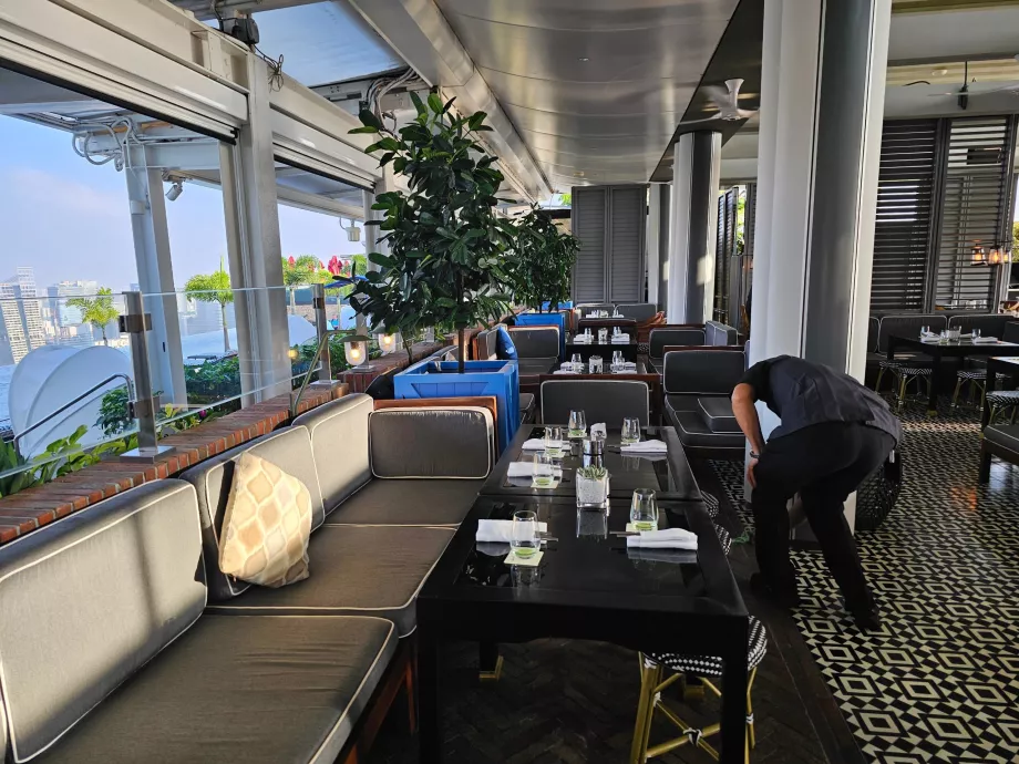 Sarapan di Spago Bar