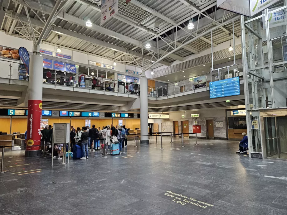 kedatangan melalui bandara Erfurt
