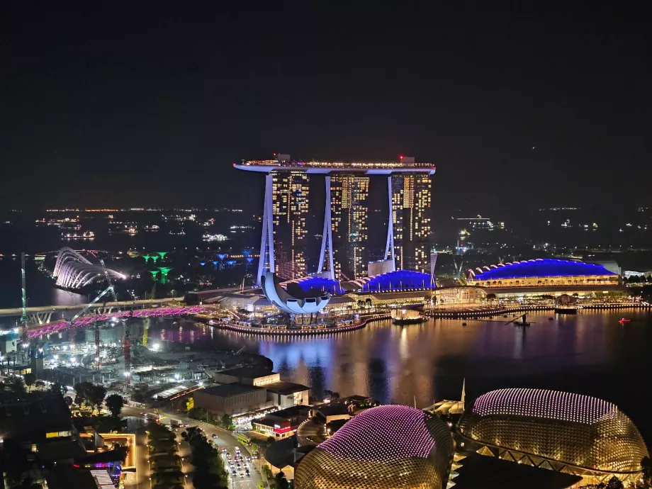 Pemandangan malam hari dari kamar