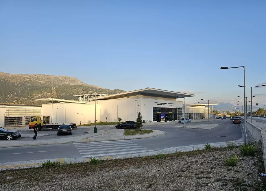 kedatangan melalui bandara Ioannina