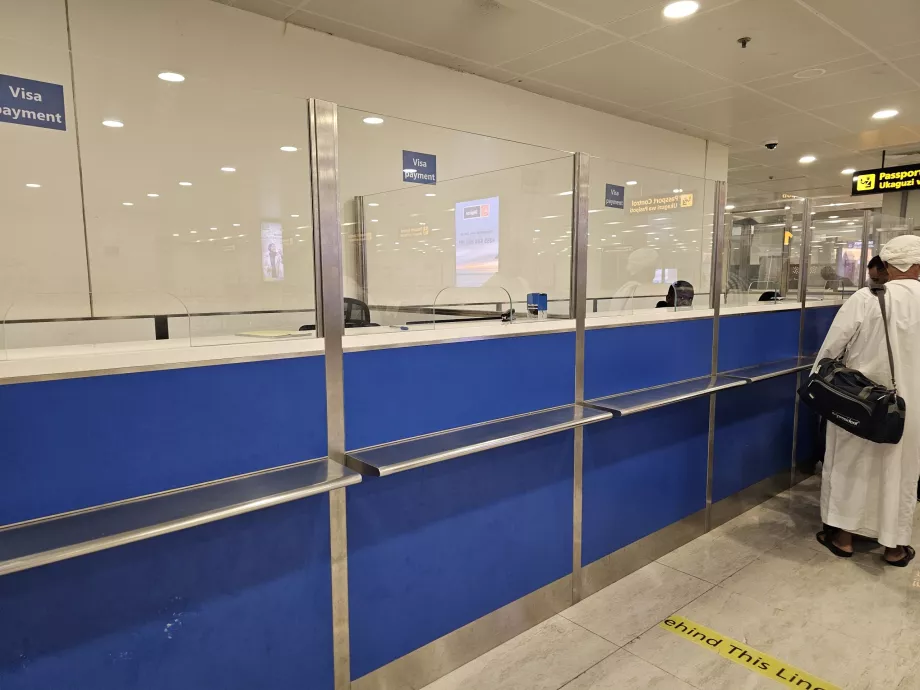 Hambatan pembayaran visa pada saat kedatangan