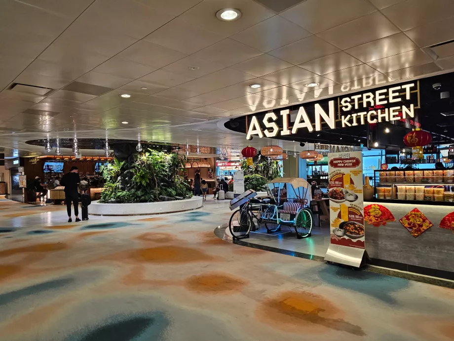 Restoran, Terminal 2, area transit