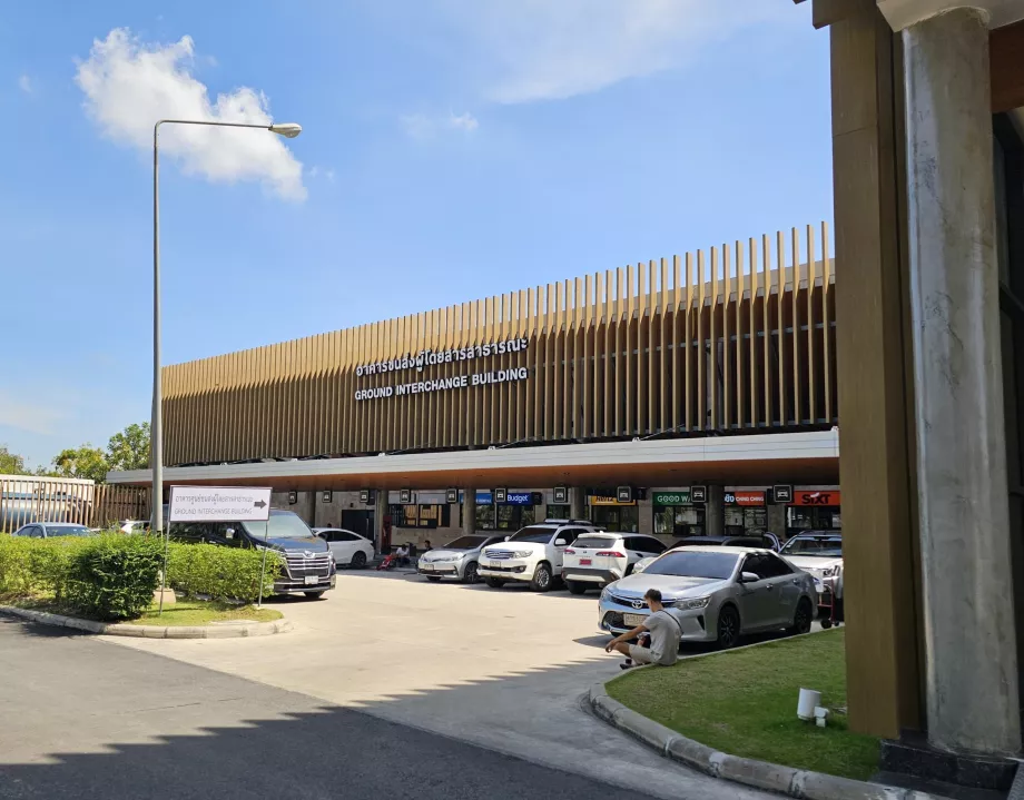 Terminal transportasi darat