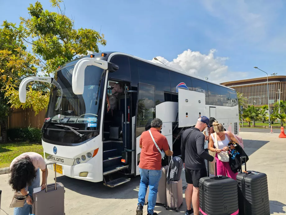 Terminal transportasi darat