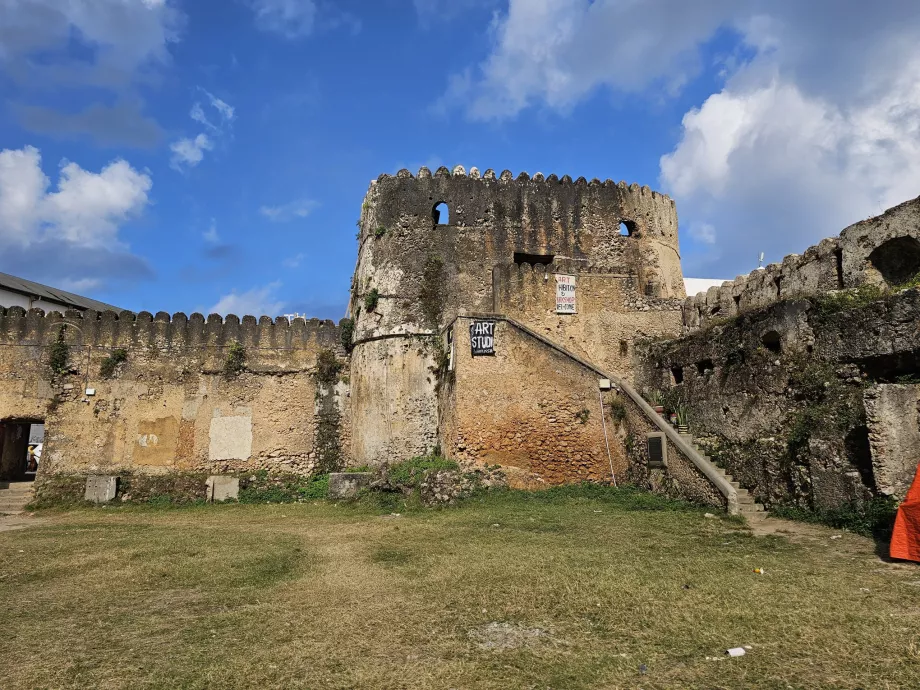 Benteng Tua
